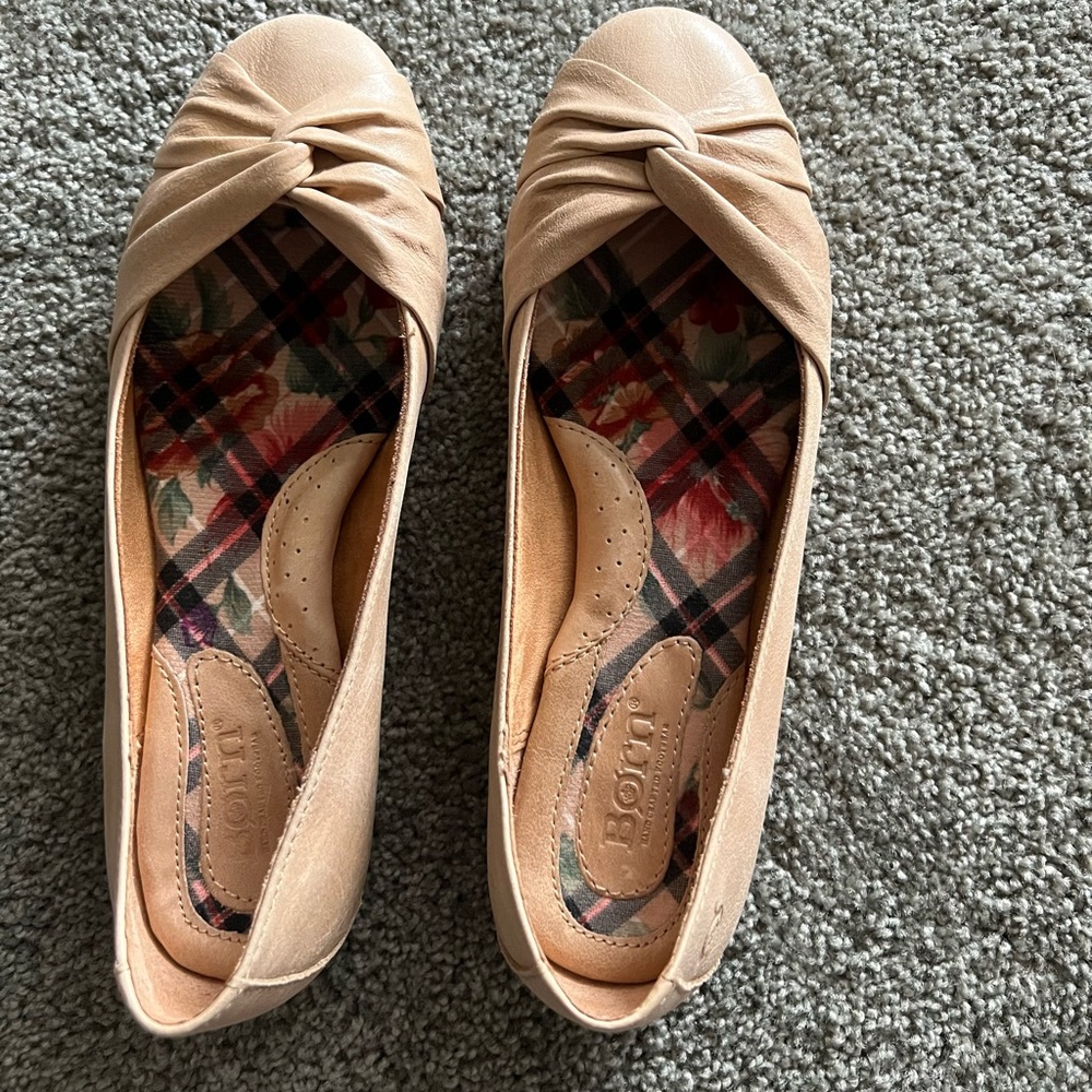 Born Lilly flats.